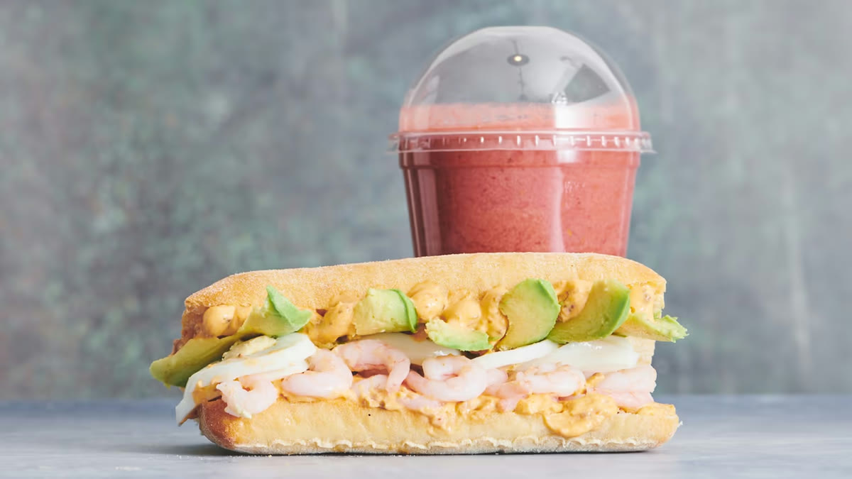 Rejesandwich med æg og avocado